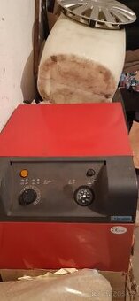 Teplovodní kotel na olej