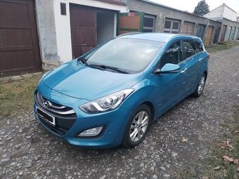 Hyundai i30 1.6 benzín 88kw-Koup.ČR,SERVISKA,CEBIE,PO SERVIS