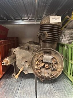 JAWA - ROBOT - motor před repasem