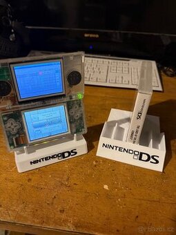 Stojanky na Nintendo DS, na konzoly a na hry