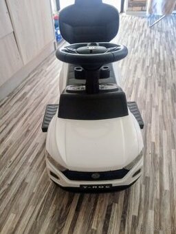 Dětské odrážedlo s vodící tyčí Volkswagen T-Roc