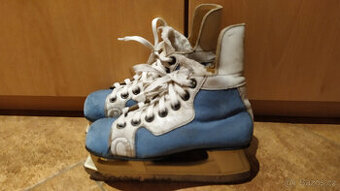 Chlapecké brusle, stélka 205 mm