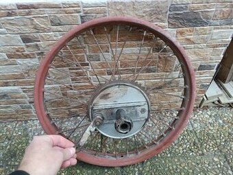 Jawa pérák - zadní kolo s rozetou a brzdovým štítem