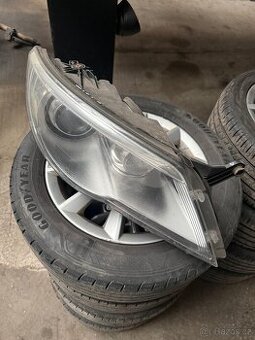 Pravý halogenový světlomet VW Tiguan