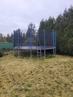 Trampolína použitá , zachovalá , velká průměr 4,75m