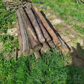 Dřevěné kůly, kulatina, 14 ks,  délka 2m, průměr 12-16 cm
