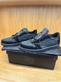 Nike travis scot