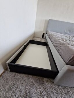 Postel + matrace (oboje 160x200 cm) + 2x úložné zásuvky
