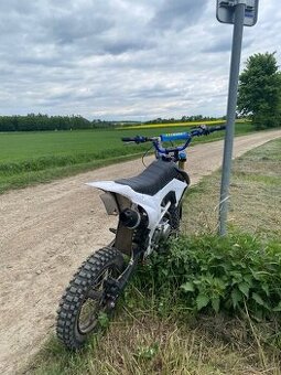 Pit bike 140 cc + náhradní dily v hodnotě 15 tis
