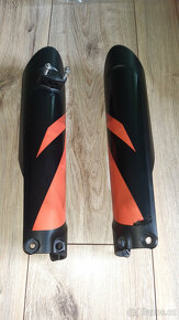 KTM 690 Enduro SMC kryty tlumičů