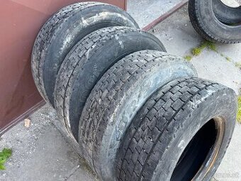 215/75/17.5 pneu Avia kontejner