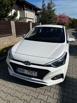 Hyundai i20 2019 1,2 i - koupeno nové v CR, servisní knížka