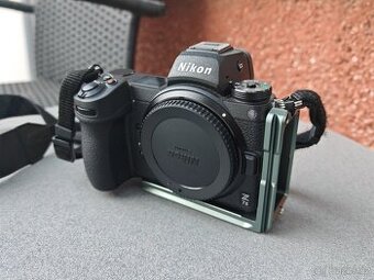 Prodej Nikon Z7 II + baterie + L destička + SD karta