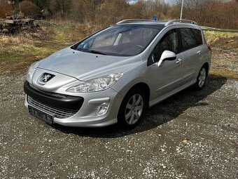 Peugeot 308 SW 1.6i 115kw, r.2010, 7mist, klima