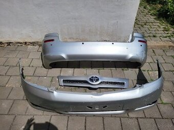 Nárazníky toyota corolla verso 2.2