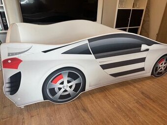 Dětská postel auto