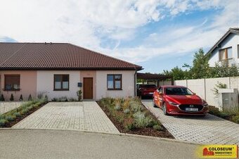 Šanov u Znojma, RD 4+kk, novostavba, zahrada, 3 parkovací mí