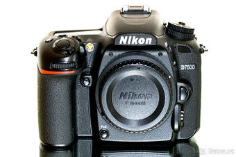 Nikon D7500 TOP STAV
