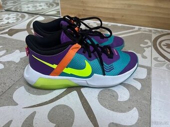 Vynikající tenisky na basketball NIKE, vel. 38