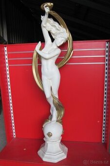 PRODEJ  Dekorativních soch dva kusy.