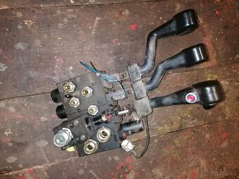 Hydraulický rozvaděč