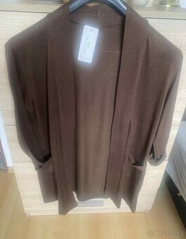 Italský nový svetříkový kardigan vel. 48 a více