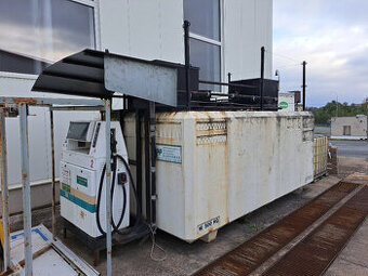 Nadzemní nádrž na PHM s výdejním stojanem (čerpací stanice)