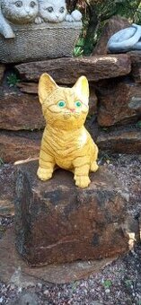 Zahradní dekorace- Sedící kotě