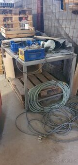 Nerezový stůl 142x92 cm