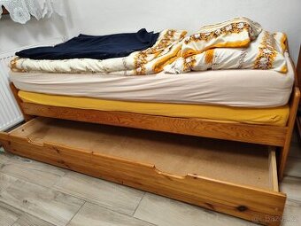 Jednolůžková postel - masiv