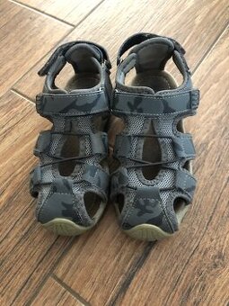 Chlapecké sandály – vel. 32