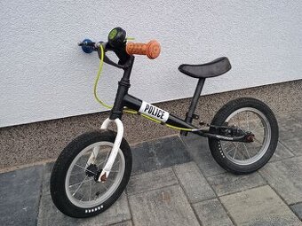 Odrážedlo Yedoo police