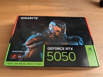Gigabyte RTX 5050 Windforce OC, kompletní balení