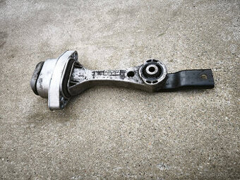 Škoda Octavia I - vzpěra nápravnice - 1