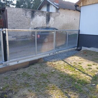 Teleskopicka vjezdova vrata.