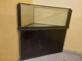 Terárium se skříňkou 200l