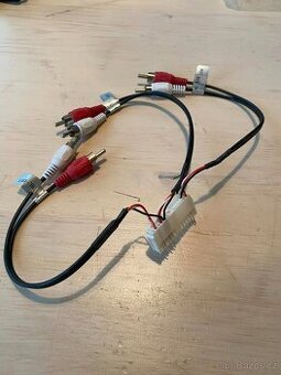 AUX audio adaptér AUDI / VW s aktivním audio systémem