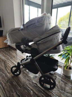 Kočárek s hlubokou korbou a sporťák