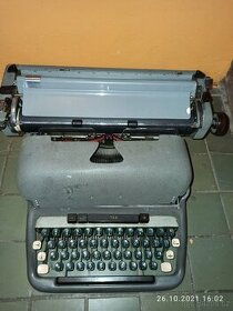 Prodám funkční psací stroj - 1