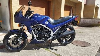 Honda VF500 F, rok výroby 1984