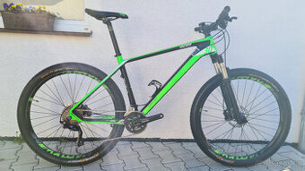 Carbonový Kellys Hacker 30, Shimano XT, vzduch vidice, Rám L