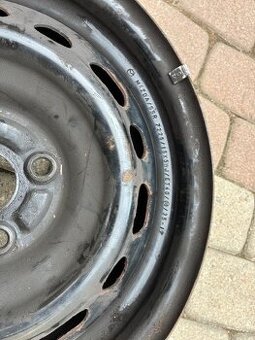 Disky Mazda 2 + pneu Nokian