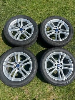 235/50 R17 Ford alu kola