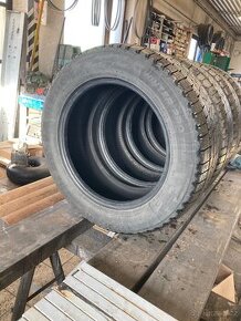 Zimní pneu 225/55/16