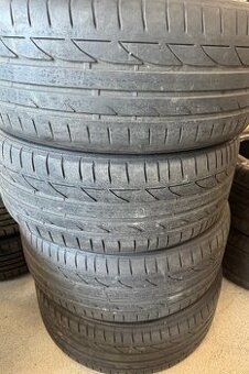 Sada letního pneu Bridgestone 235/40/19 96W