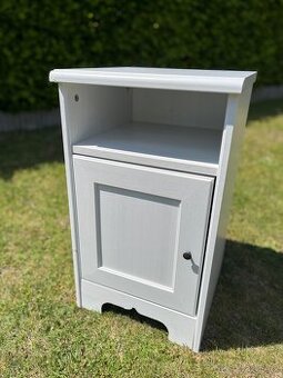 Noční stolek IKEA - bílý