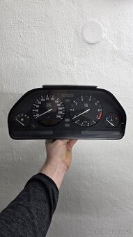 Díly z vozů BMW E34
