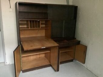Sekretář se skříňkami, šuplíky a knihovnou