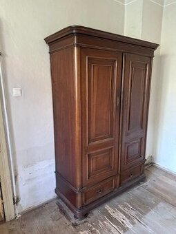 Historicka skřín