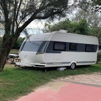 Karavan Hobby 560 CFE De Luxe, r. 2014 = PERFEKTNÍ STAV =